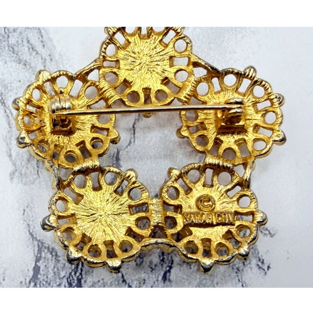 Vintage Sarah Coventry Burnt Orange Glass Cabochon Gold Tone Wreath Brooch 1.75